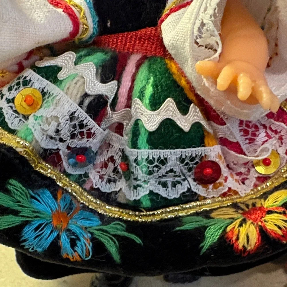 Vintage vinyl Polish Folk Dolls Ethnic Folklore - Picture 8 of 10